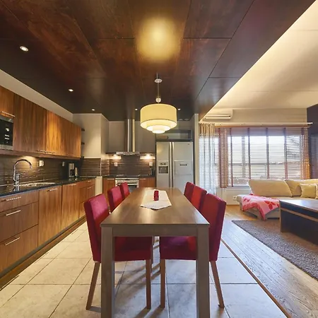 Black A11, 92 M2 + 19 M2 Terassi Appartement